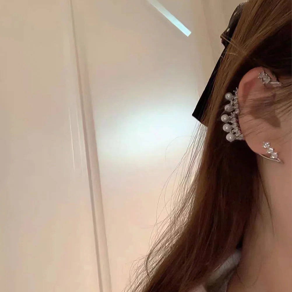 2pcs Bloom Pearl Ear Cuffs